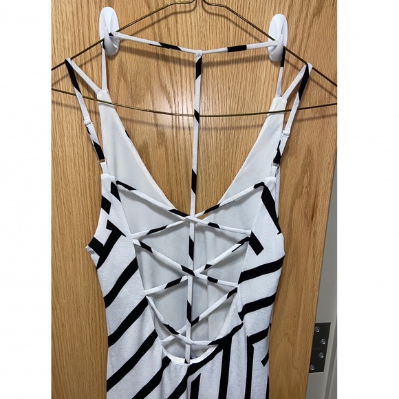 Dress - Picture 5 of 7